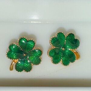 Elegant Green Clover Earrings